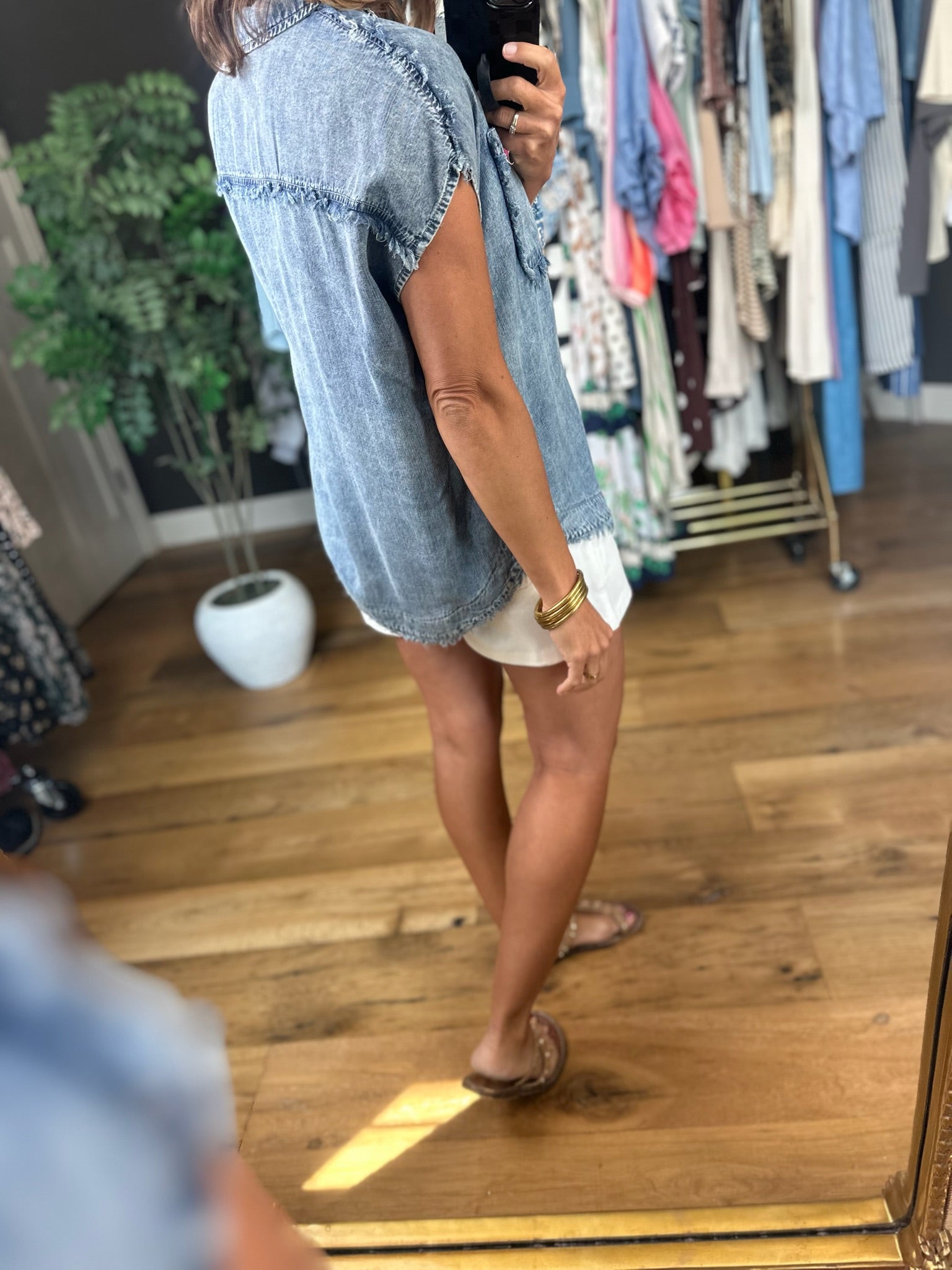 Real Me Frayed Hem Top-Short Sleeves-Doe & Rae-Anna Kaytes Boutique, Women's Fashion Boutique in Grinnell, Iowa