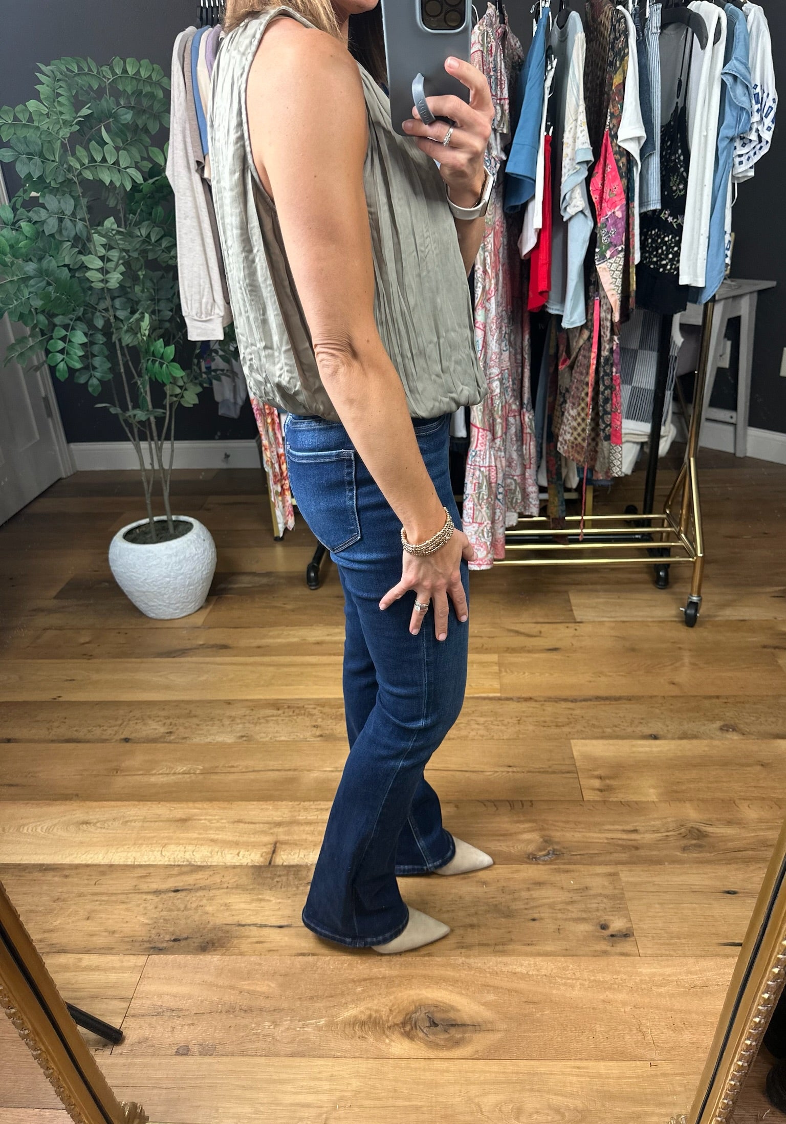 Stand My Ground Bubble-Hem Top-Sleeveless-ee:some-Anna Kaytes Boutique, Women's Fashion Boutique in Grinnell, Iowa