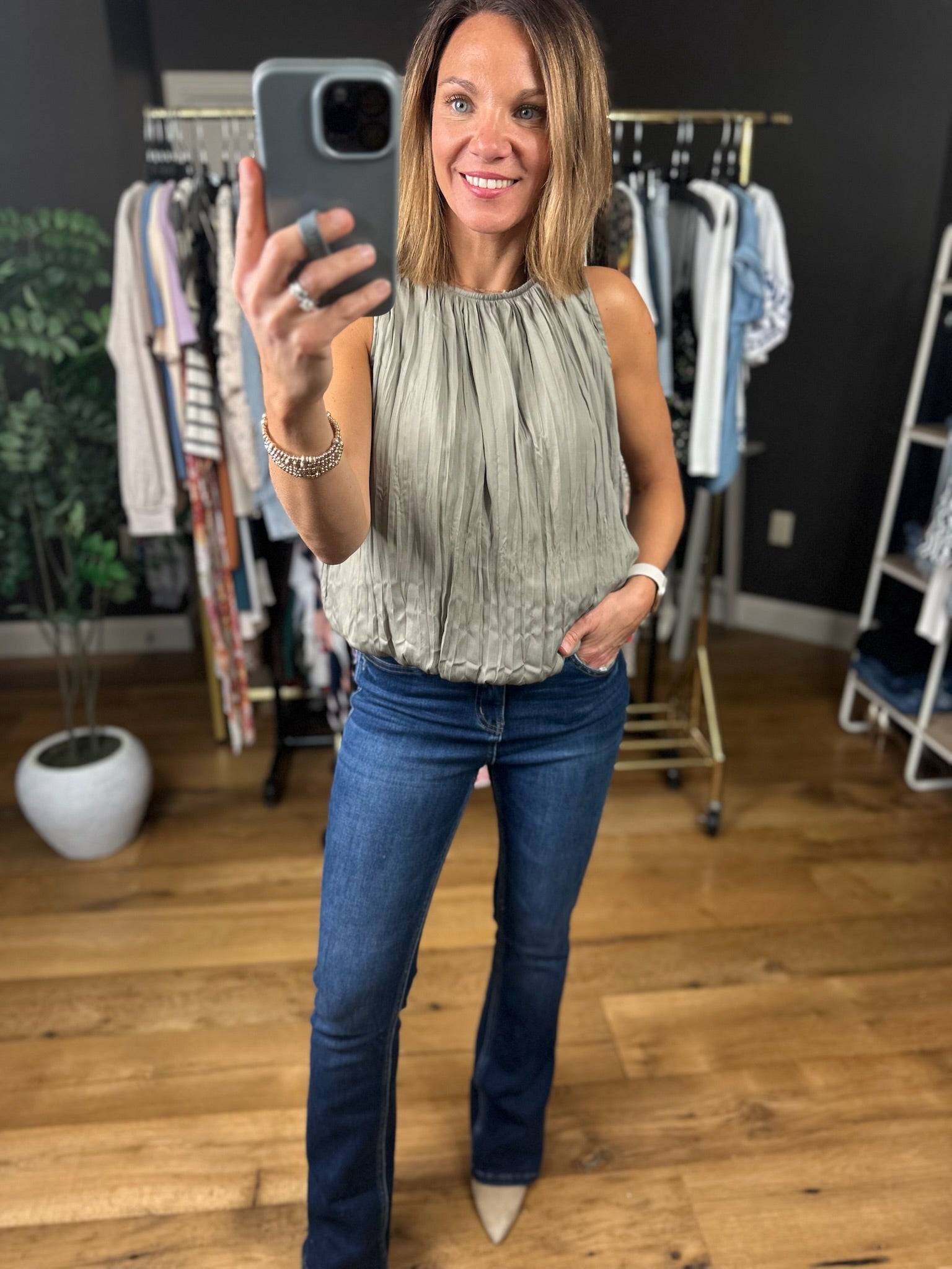 Stand My Ground Bubble-Hem Top-Sleeveless-ee:some-Anna Kaytes Boutique, Women's Fashion Boutique in Grinnell, Iowa