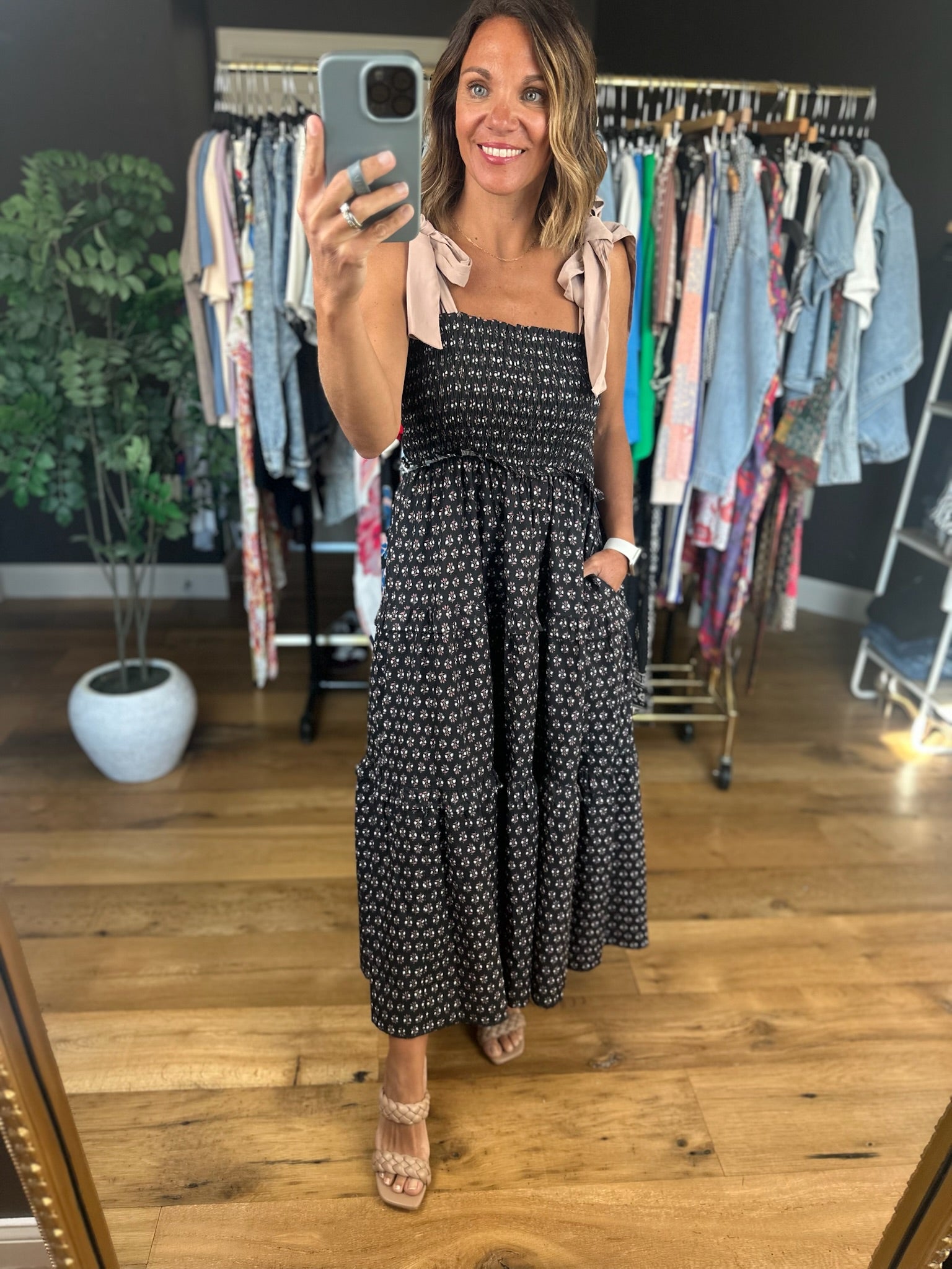 Free & Easy Tiered Dress-Dresses-Entro-Anna Kaytes Boutique, Women's Fashion Boutique in Grinnell, Iowa