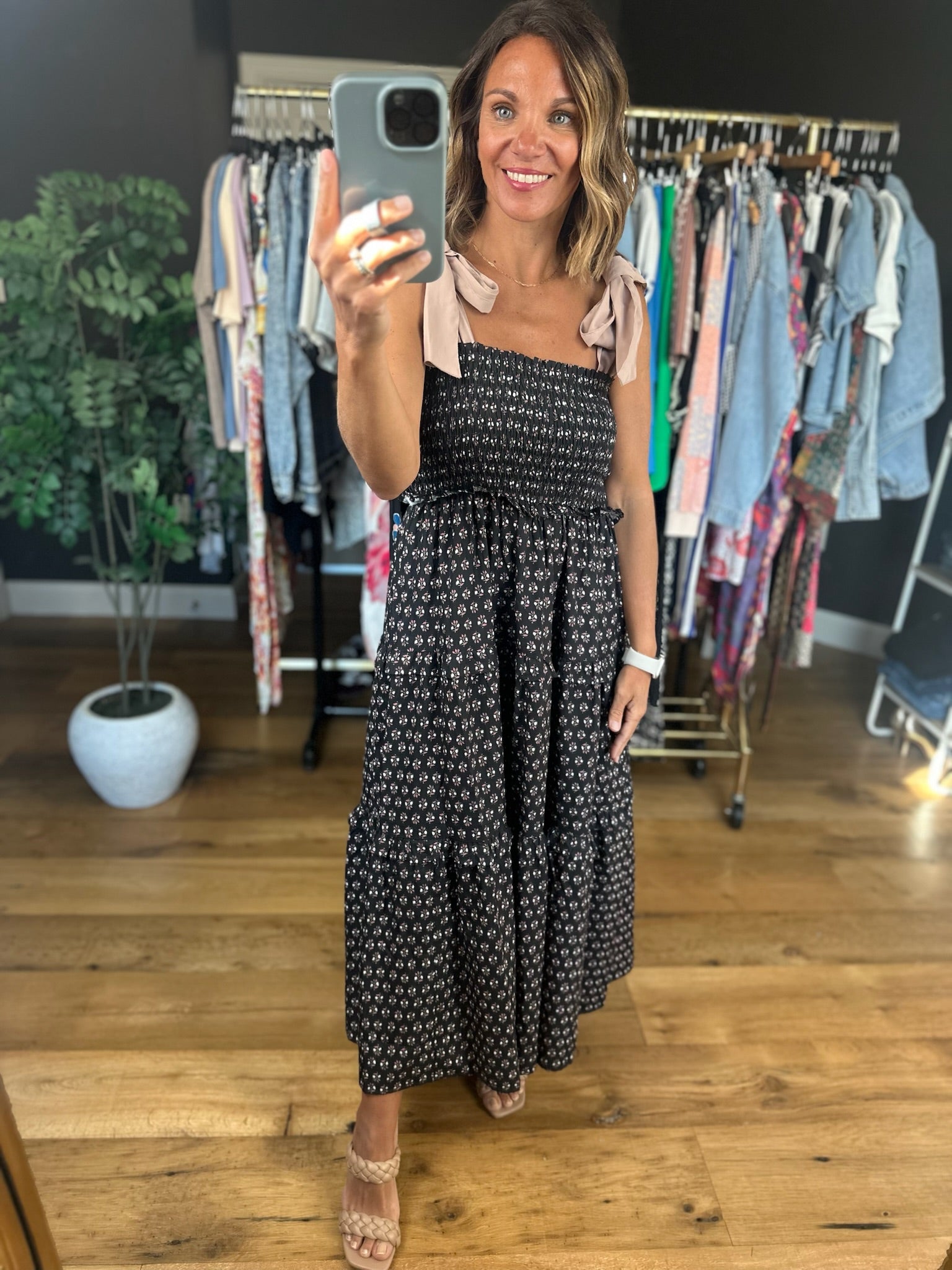 Free & Easy Tiered Dress-Dresses-Entro-Anna Kaytes Boutique, Women's Fashion Boutique in Grinnell, Iowa