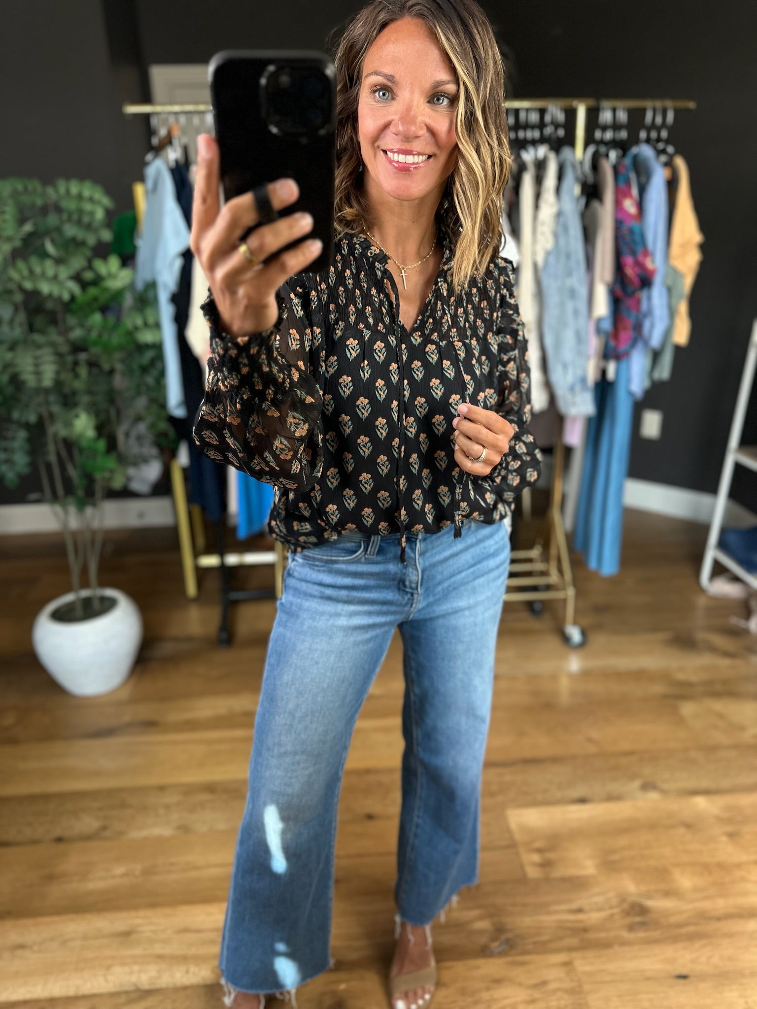 Kept In Line Floral Top-Long Sleeves-ee:some-Anna Kaytes Boutique, Women's Fashion Boutique in Grinnell, Iowa