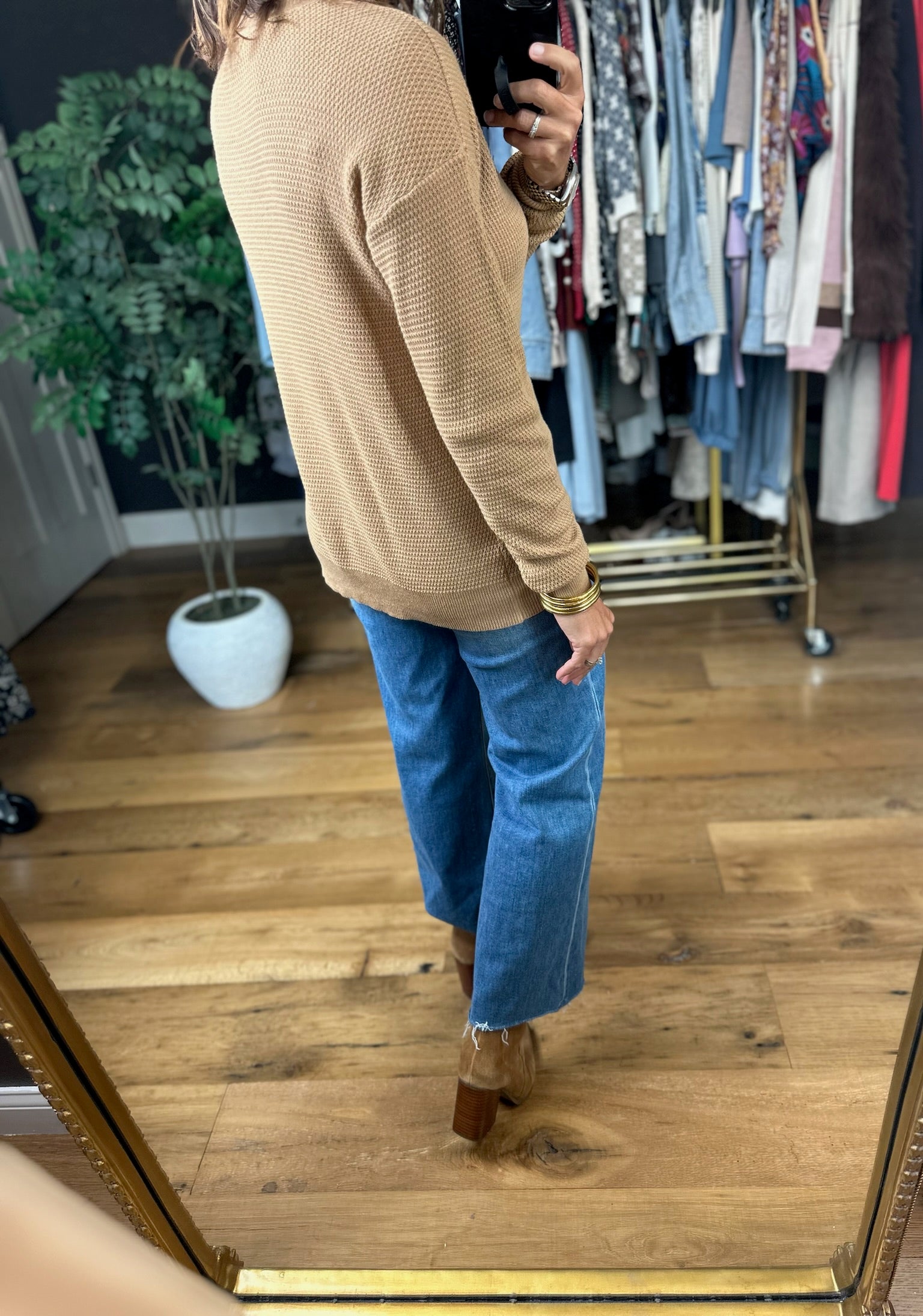 Catching Feelings Knit Top-Long Sleeves-Be Cool-Anna Kaytes Boutique, Women's Fashion Boutique in Grinnell, Iowa