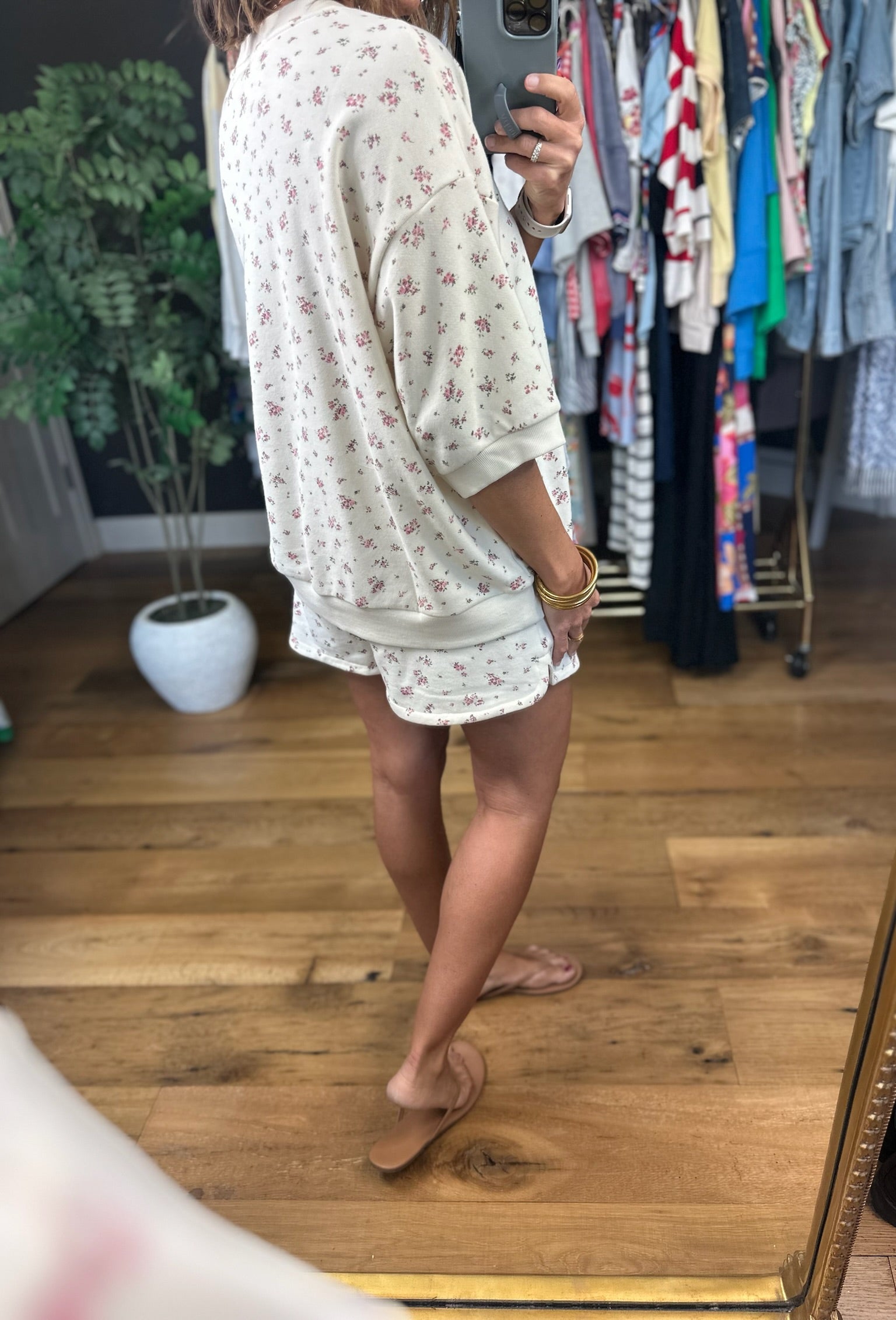 Take It Easy Floral Top-Short Sleeves-Blu Pepper-Anna Kaytes Boutique, Women's Fashion Boutique in Grinnell, Iowa