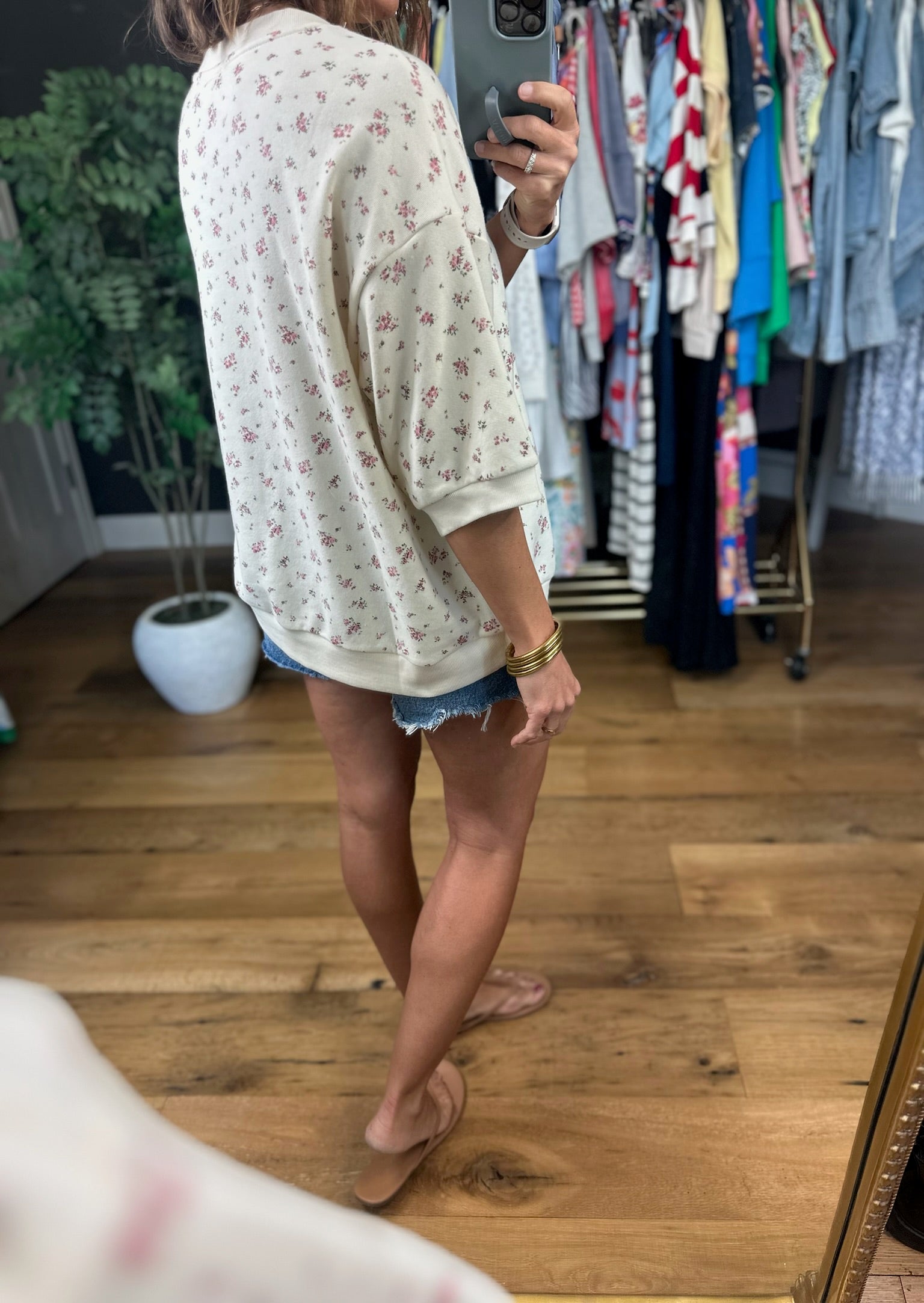 Take It Easy Floral Top-Short Sleeves-Blu Pepper-Anna Kaytes Boutique, Women's Fashion Boutique in Grinnell, Iowa