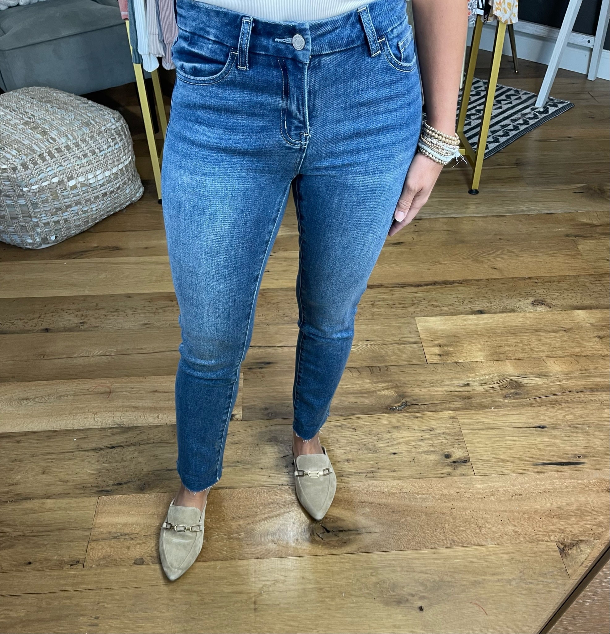 The Nicole Mid-Rise Stretch Slim Straight - Medium Wash-Jeans-Vervet V2213-Anna Kaytes Boutique, Women's Fashion Boutique in Grinnell, Iowa