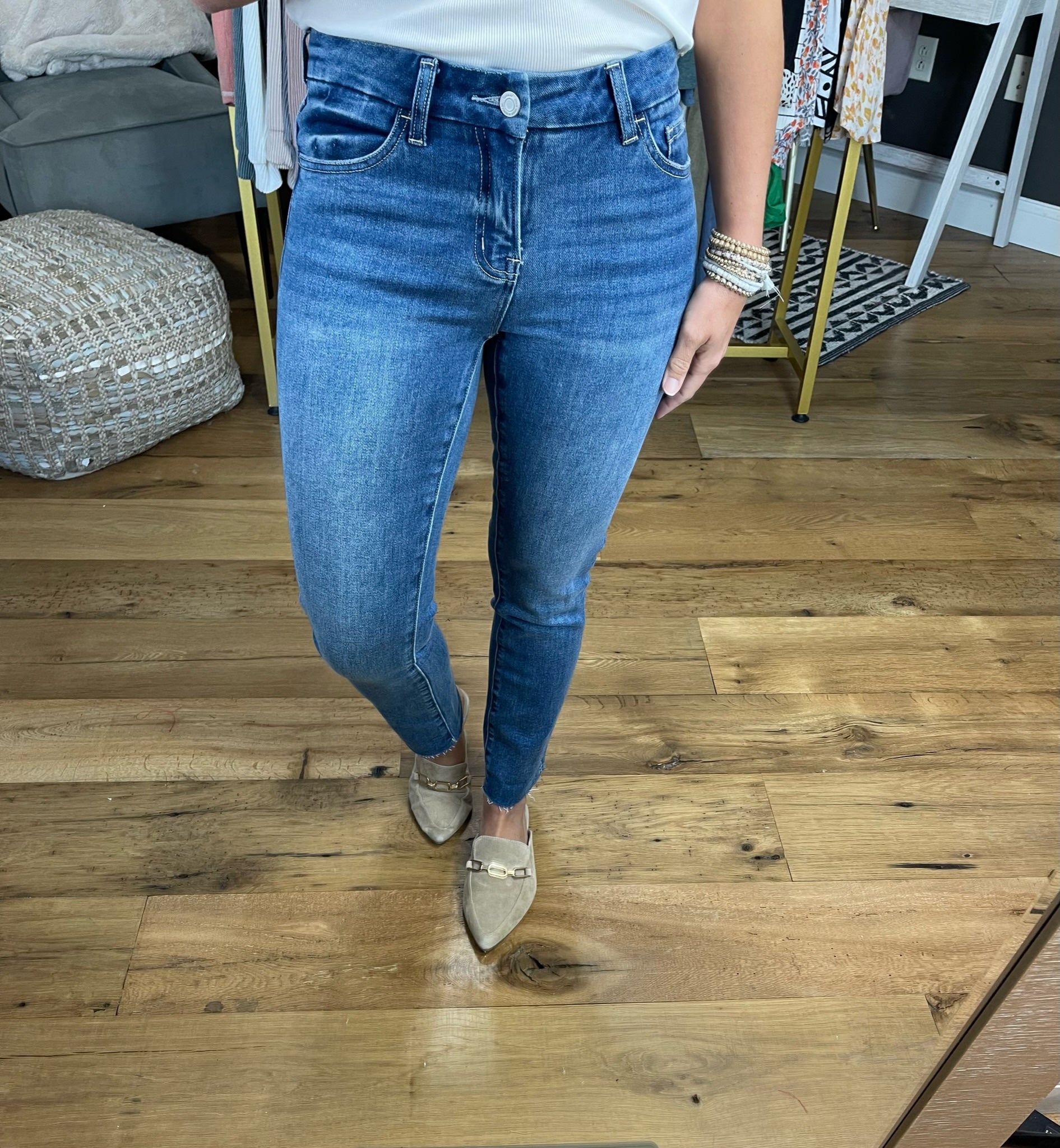 The Nicole Mid-Rise Stretch Slim Straight - Medium Wash-Jeans-Vervet V2213-Anna Kaytes Boutique, Women's Fashion Boutique in Grinnell, Iowa