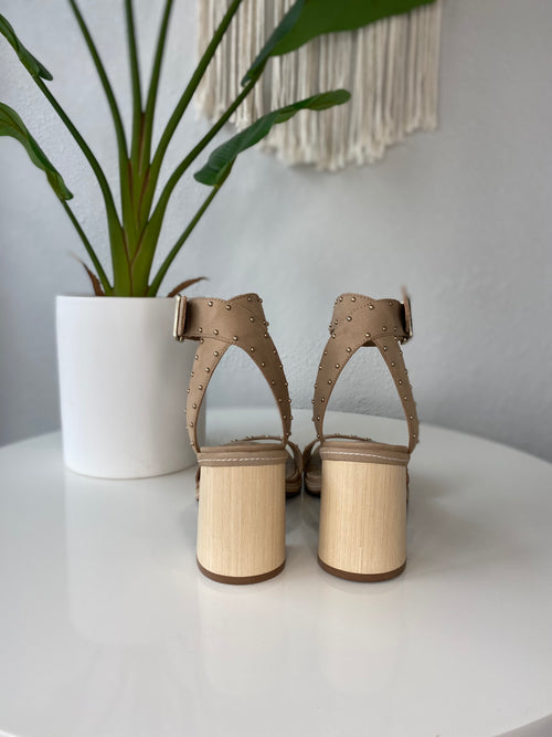 Vince Camuto City Sandal- Tortilla-Sandals-Vince Camuto- VC-Shreymin-Anna Kaytes Boutique, Women's Fashion Boutique in Grinnell, Iowa