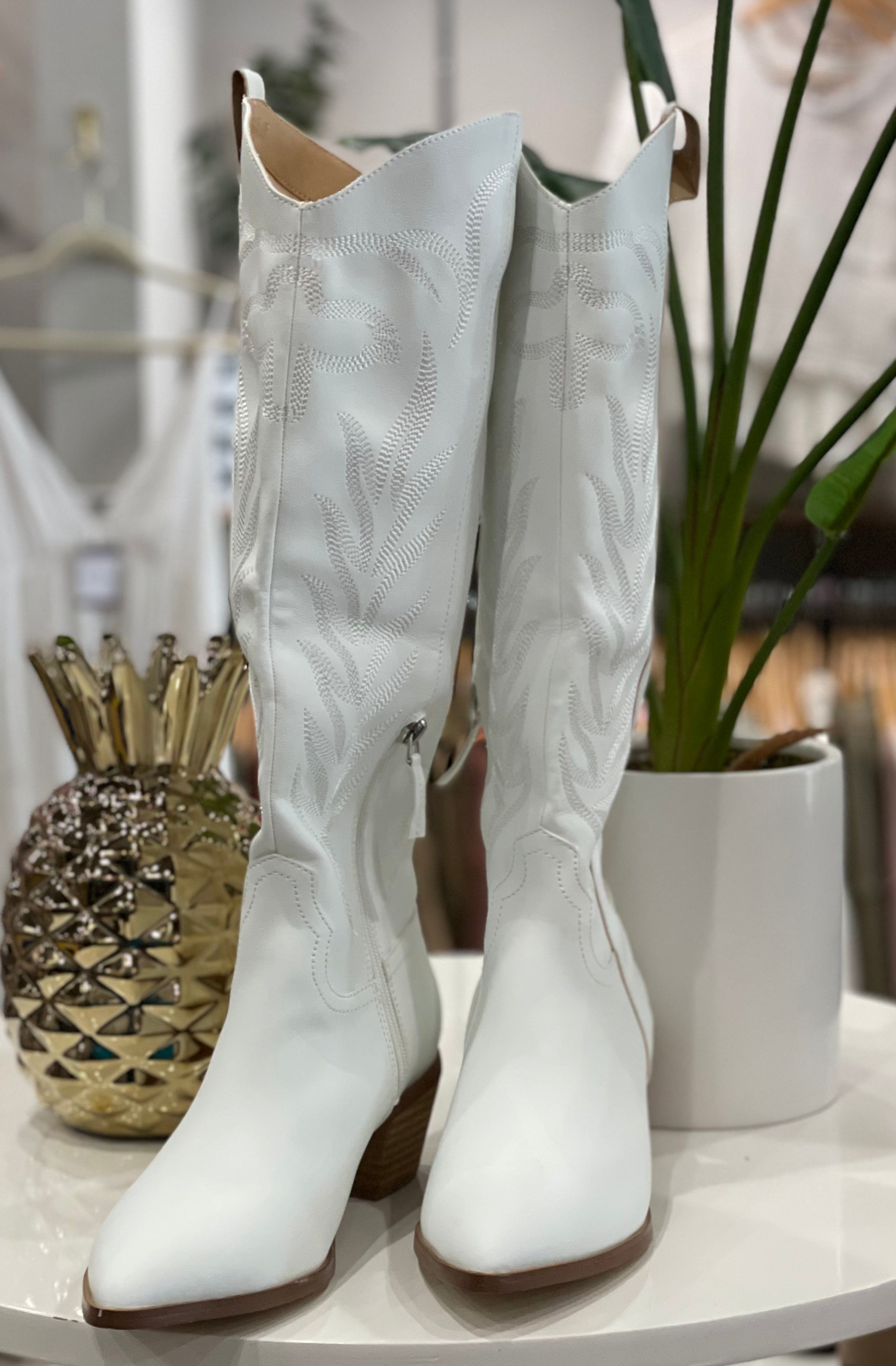 Maren Boots 7 White