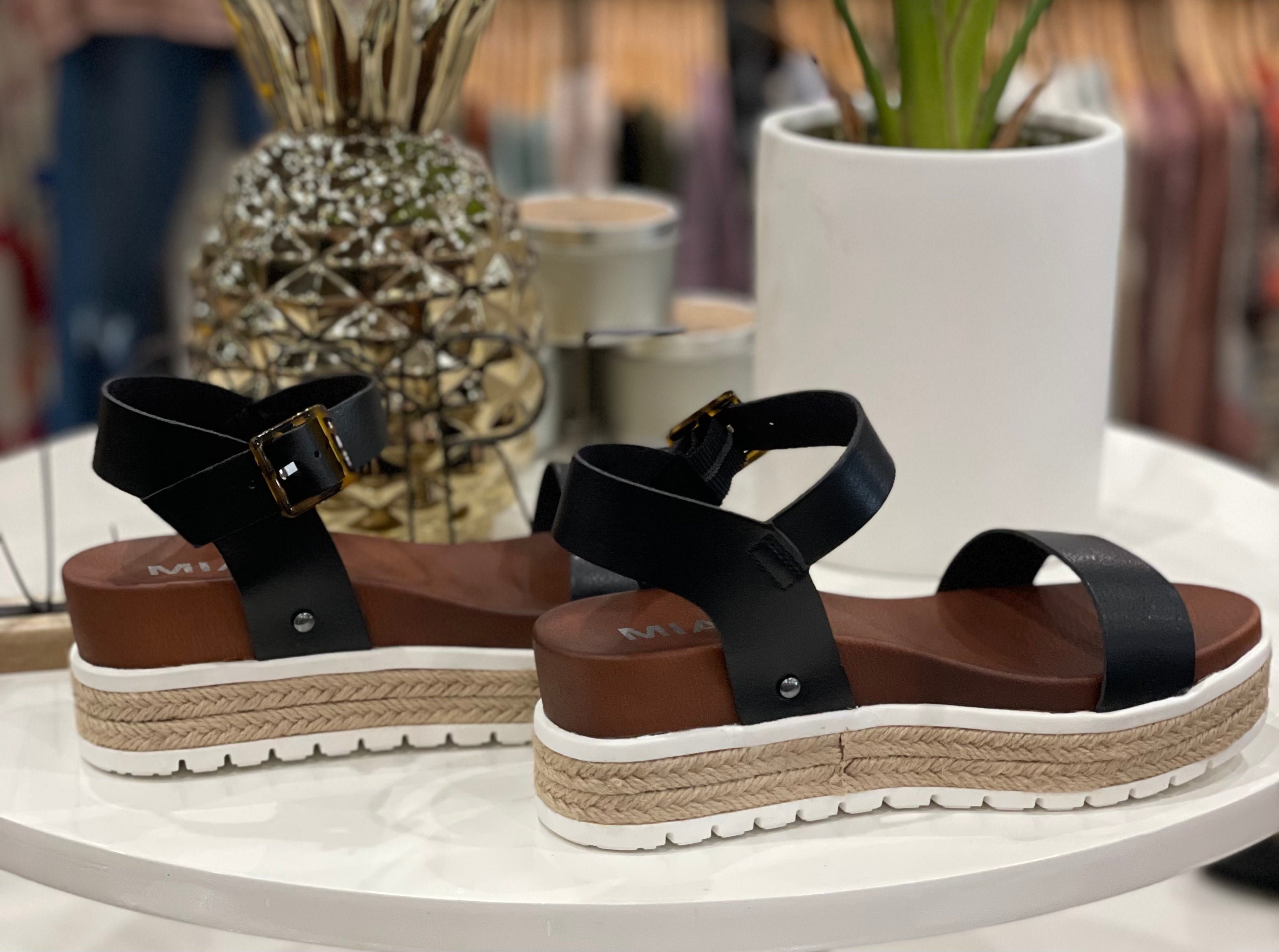 Boutique platform best sale sandals